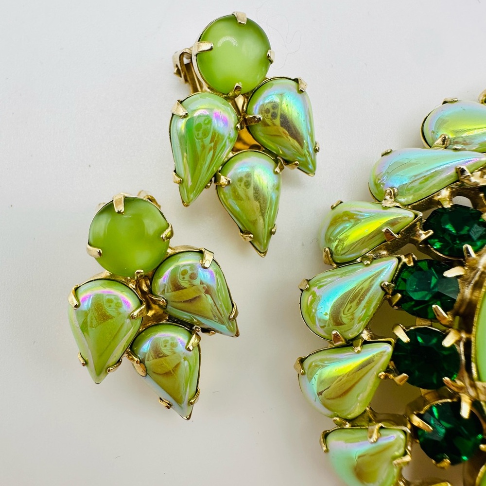 Elegant Vintage Juliana D&E Green and Gold Brooch and Earring Set - Picture 3 of 8